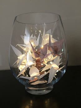 Đèn fairy lights trang trí phòng ngủ lãng mạn